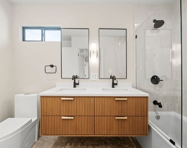 5843 Whitworth Drive - Photo Thumbnail 13