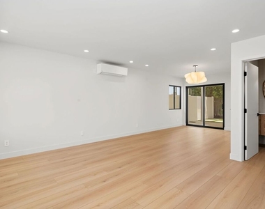 5843 Whitworth Drive - Photo Thumbnail 26
