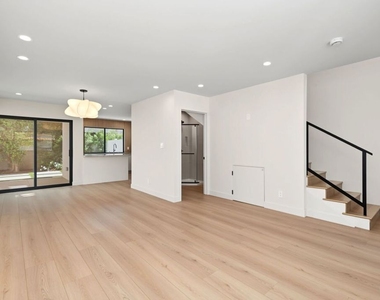 5843 Whitworth Drive - Photo Thumbnail 25