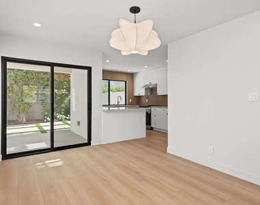 5843 Whitworth Drive - Photo Thumbnail 23