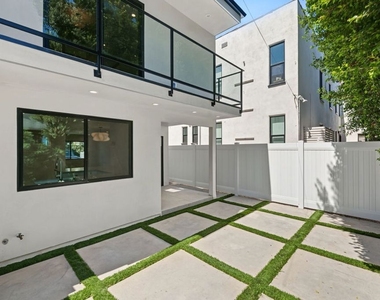 5843 Whitworth Drive - Photo Thumbnail 18