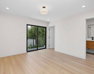 5841 Whitworth Drive - Photo Thumbnail 10