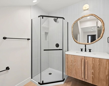 5841 Whitworth Drive - Photo Thumbnail 8