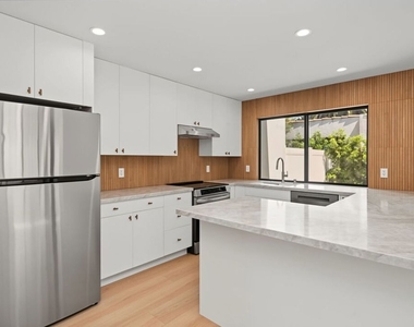 5841 Whitworth Drive - Photo Thumbnail 6