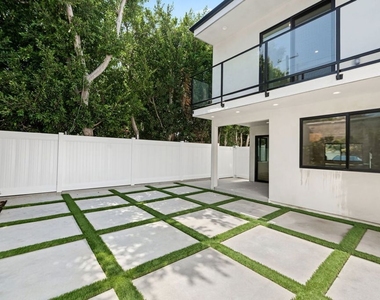 5841 Whitworth Drive - Photo Thumbnail 21