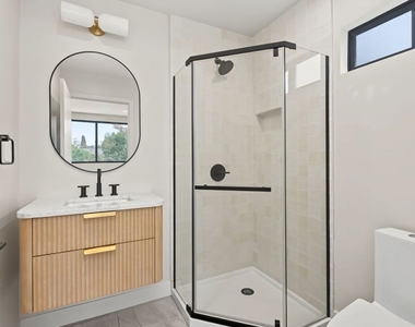 5841 Whitworth Drive - Photo Thumbnail 17