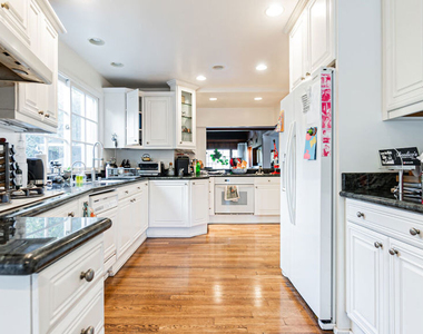 863 Manning Avenue - Photo Thumbnail 9