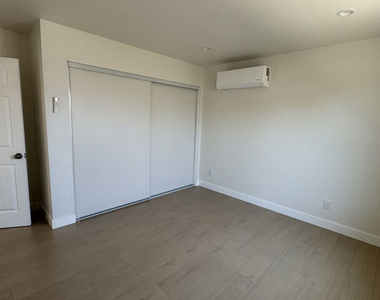 11838 Allard Street - Photo Thumbnail 3