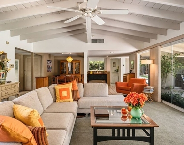 1094 S Paseo De Marcia - Photo Thumbnail 1