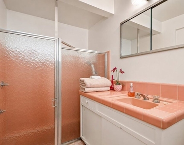 1094 S Paseo De Marcia - Photo Thumbnail 9