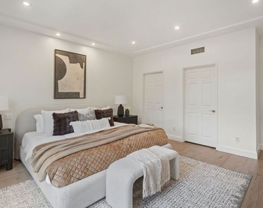 15232 Hartsook Street - Photo Thumbnail 17