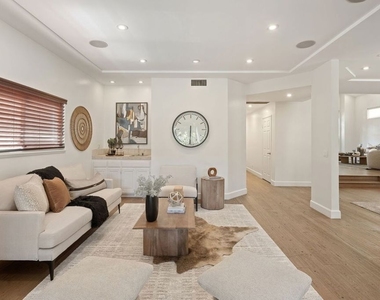 15232 Hartsook Street - Photo Thumbnail 11