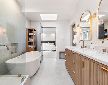 1182 Wellesley Avenue - Photo Thumbnail 37