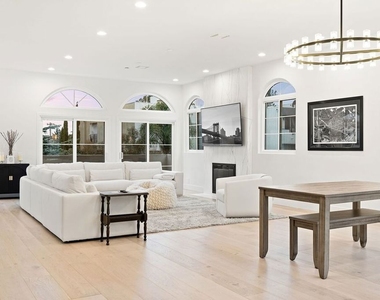 1182 Wellesley Avenue - Photo Thumbnail 11
