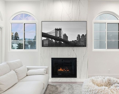 1182 Wellesley Avenue - Photo Thumbnail 9
