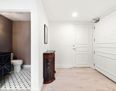 1182 Wellesley Avenue - Photo Thumbnail 13