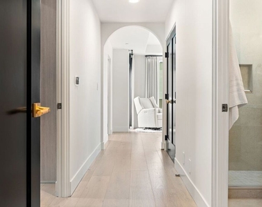 1182 Wellesley Avenue - Photo Thumbnail 31