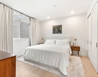 1182 Wellesley Avenue - Photo Thumbnail 32