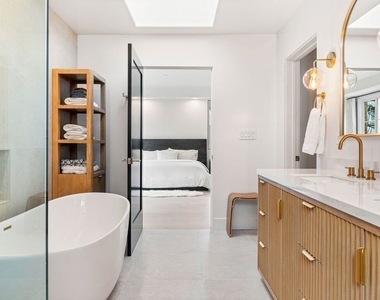 1182 Wellesley Avenue - Photo Thumbnail 38