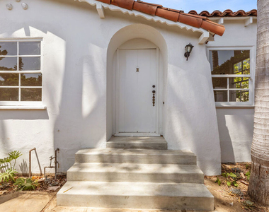 643 Vernon Avenue - Photo Thumbnail 3