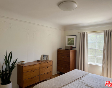 643 Vernon Avenue - Photo Thumbnail 16