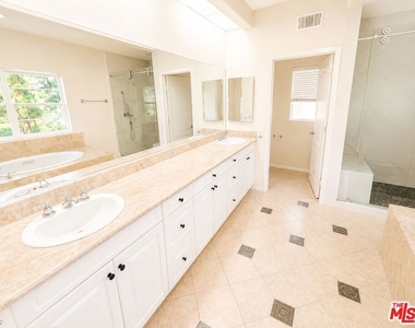 7371 Westcliff Drive - Photo Thumbnail 14