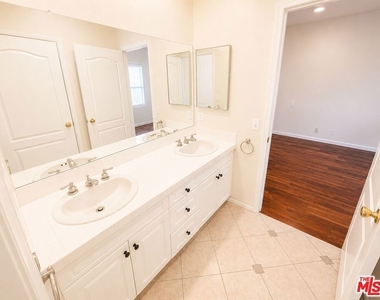 7371 Westcliff Drive - Photo Thumbnail 18