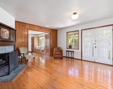 515 N Kenter Avenue - Photo Thumbnail 15