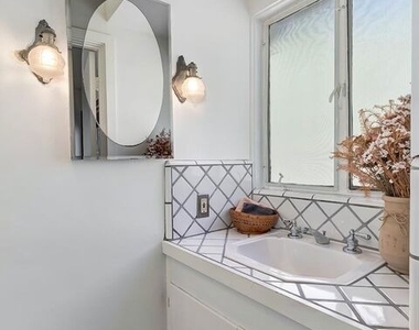 515 N Kenter Avenue - Photo Thumbnail 26