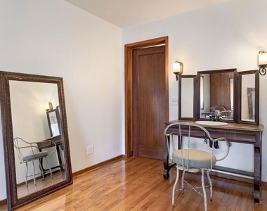 515 N Kenter Avenue - Photo Thumbnail 16