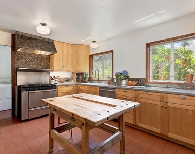 515 N Kenter Avenue - Photo Thumbnail 7
