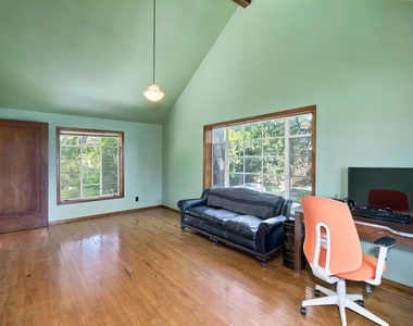 515 N Kenter Avenue - Photo Thumbnail 19