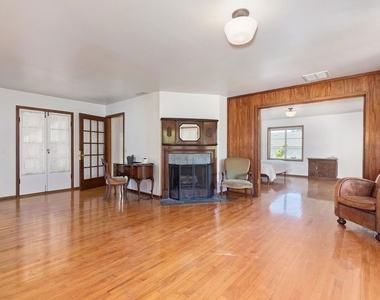 515 N Kenter Avenue - Photo Thumbnail 14