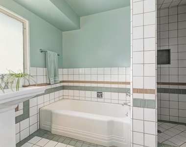 515 N Kenter Avenue - Photo Thumbnail 29