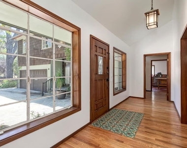 515 N Kenter Avenue - Photo Thumbnail 1