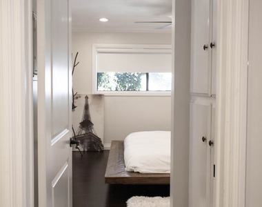 5651 Windsor Way - Photo Thumbnail 6