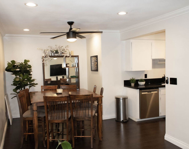 5651 Windsor Way - Photo Thumbnail 3