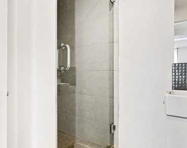 7250 Franklin Avenue - Photo Thumbnail 20