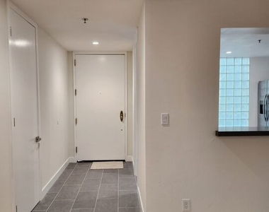 2122 Century Park Lane - Photo Thumbnail 8