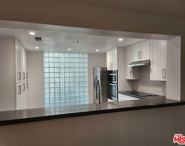 2122 Century Park Lane - Photo Thumbnail 2