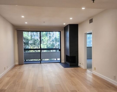 2122 Century Park Lane - Photo Thumbnail 6