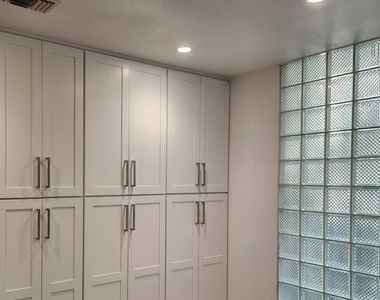 2122 Century Park Lane - Photo Thumbnail 5