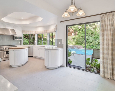 1030 Brooklawn Drive - Photo Thumbnail 7