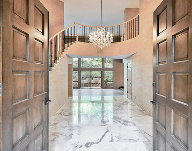 1030 Brooklawn Drive - Photo Thumbnail 5