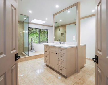 1030 Brooklawn Drive - Photo Thumbnail 13