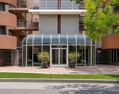 512 Veteran Avenue - Photo Thumbnail 10