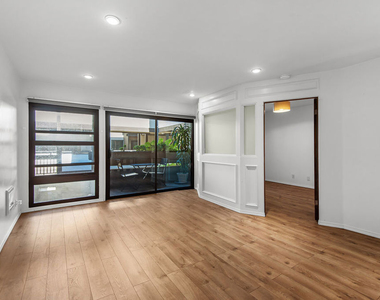 7742 Redlands - Photo Thumbnail 6