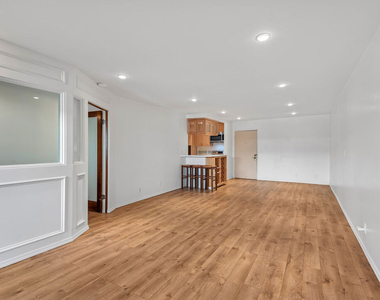7742 Redlands - Photo Thumbnail 9