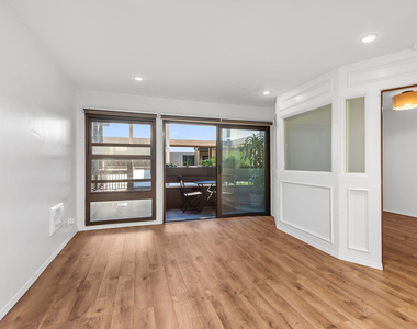 7742 Redlands - Photo Thumbnail 11
