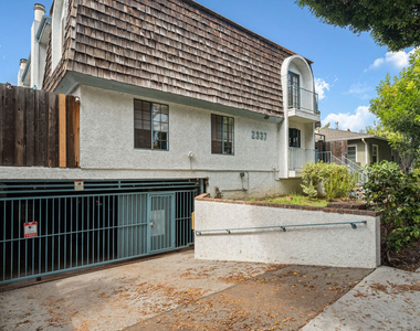 2337 Oak Street - Photo Thumbnail 1